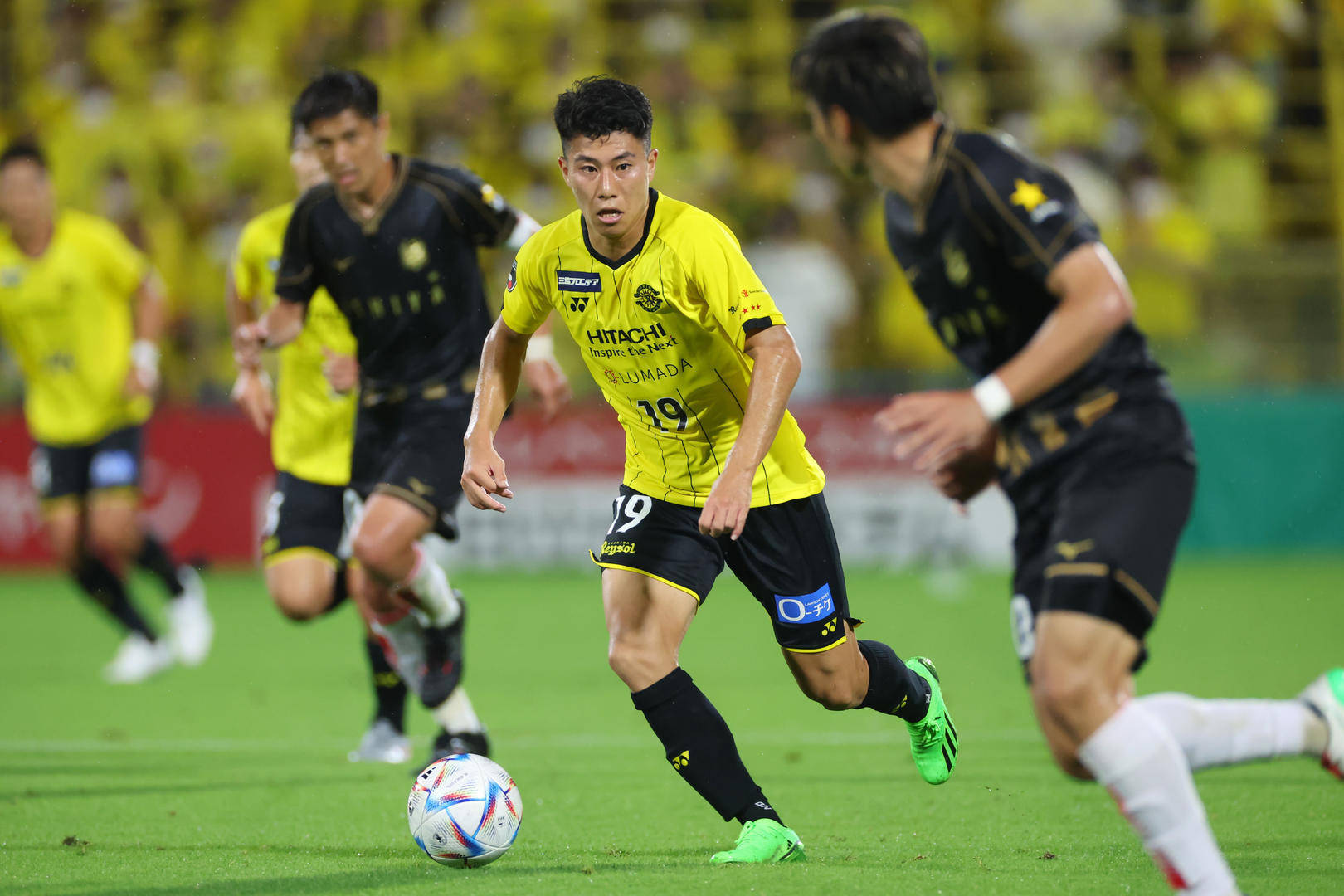 冲刺阶段体能课后；罗马门线救险备战荷甲；话题不断；球探报告显示潜力(利物浦打法特点)